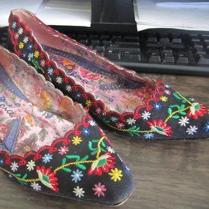 Irregular Choice Flats - size 9.5   Black and Floral  GUC